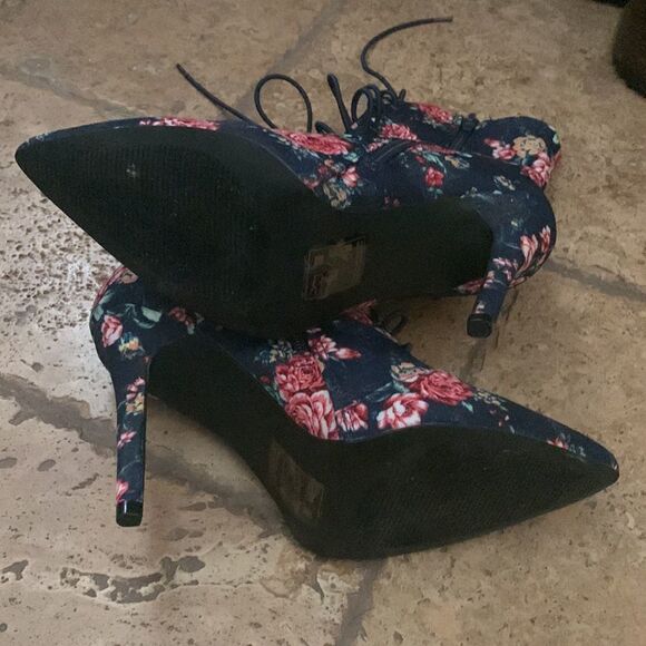 Floral Blue Printed Boots - Picture 6 of 8